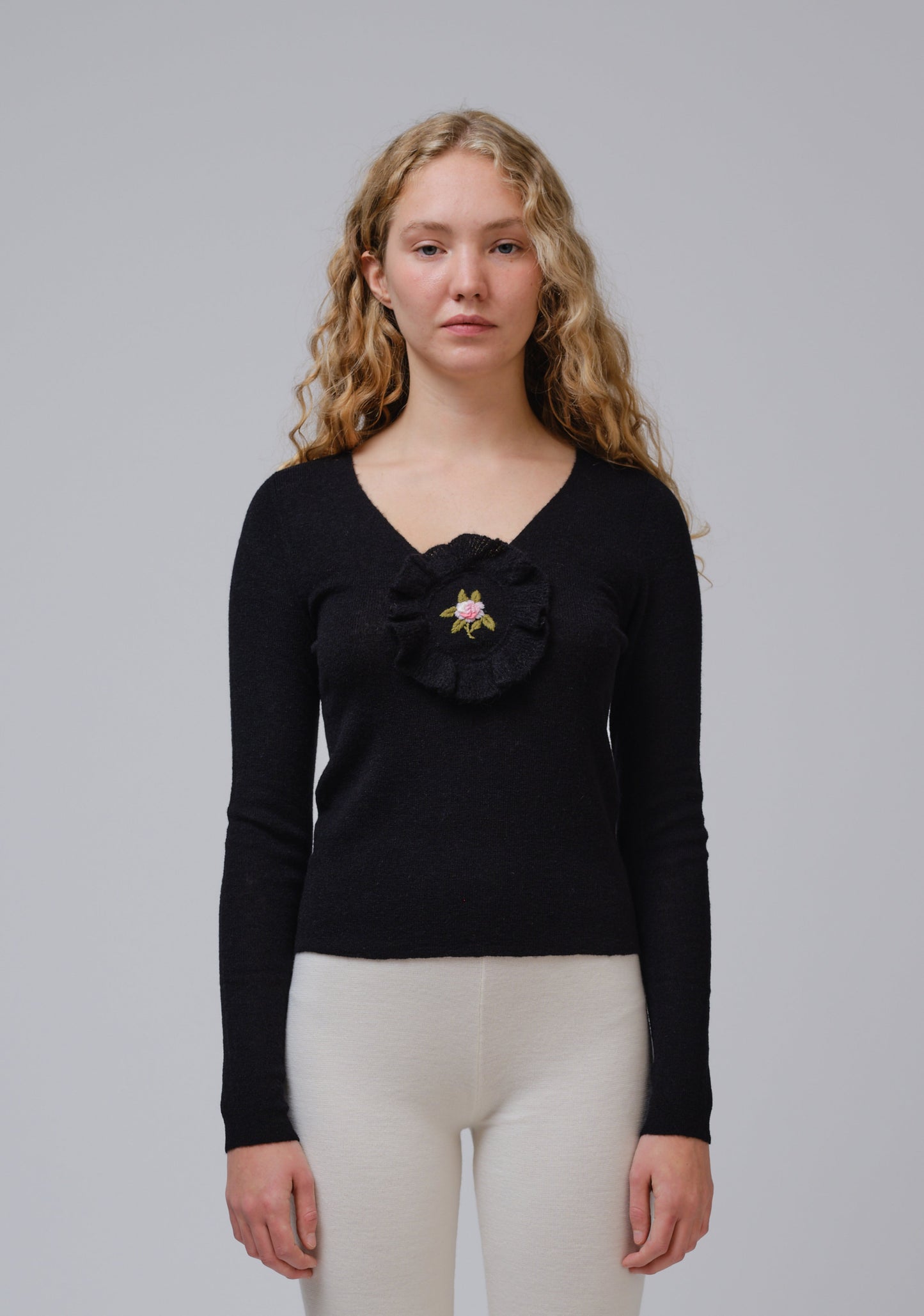 MOLLY EXTRA SOFT KNITTED TOP WITH ROSE EMBROIDERY