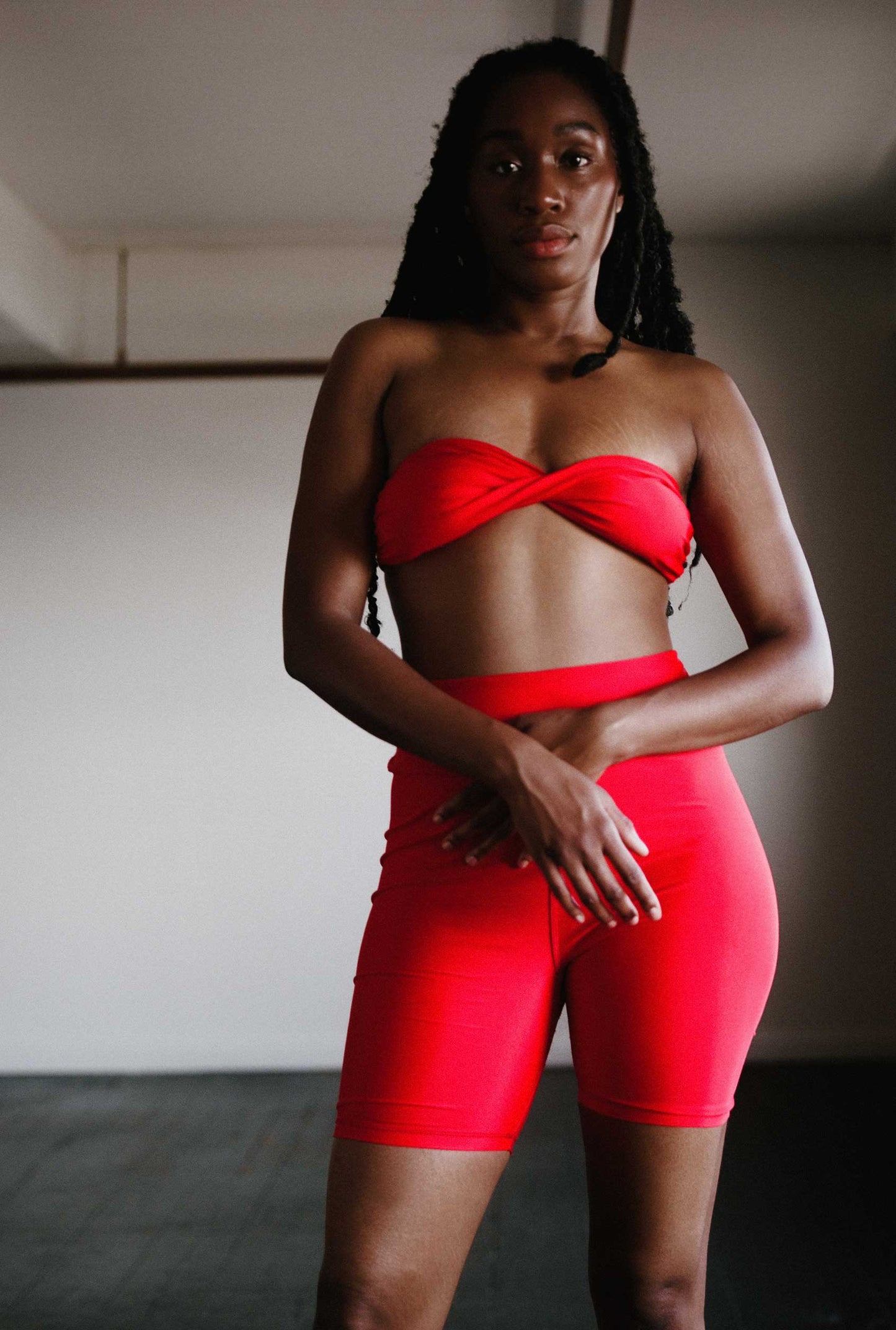 HA 002 - TWISTED BIKINI TOP - REDCOAT