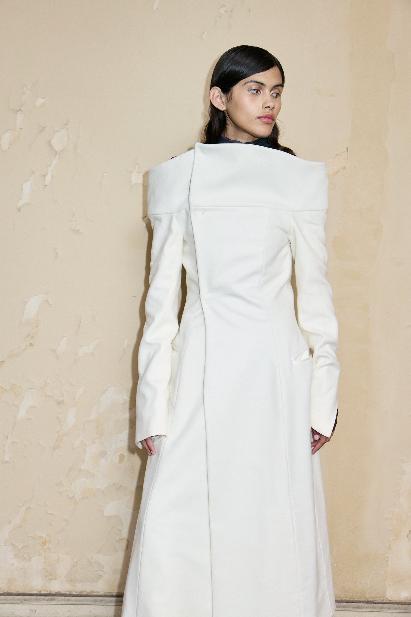 TRIUNVIRATO COAT OFF WHITE *PRE ORDER*